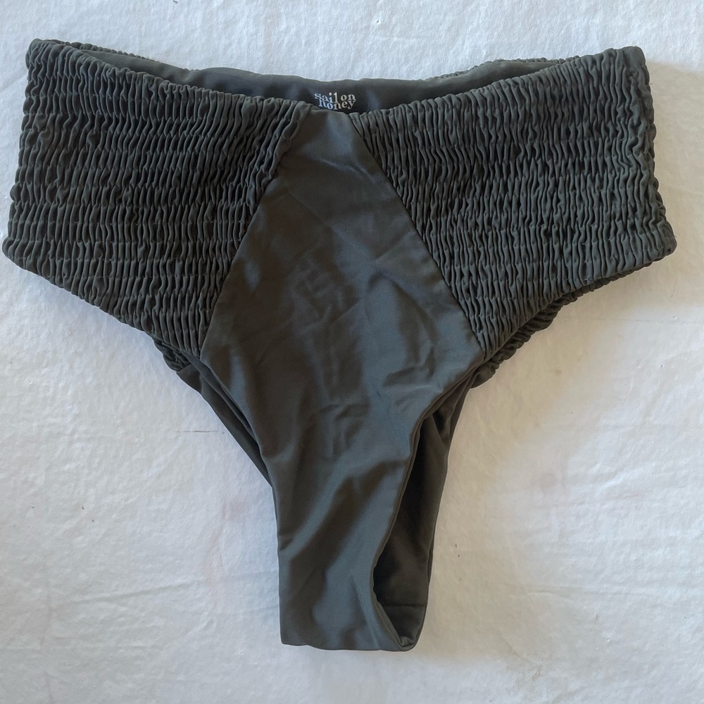 💛💛 4/$25 Sail on Honey Army Green High Waisted Ruched Bikini Bottoms/ medium